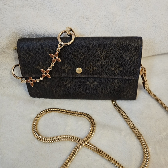 Authentic Louis Vuitton Wallet Crossbody - Picture 12 of 15